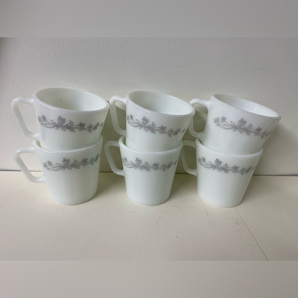 Set of 6 vintage Pyrex “Ribbon Bouquet” D-handled coffee mugs - Picture 1 of 6